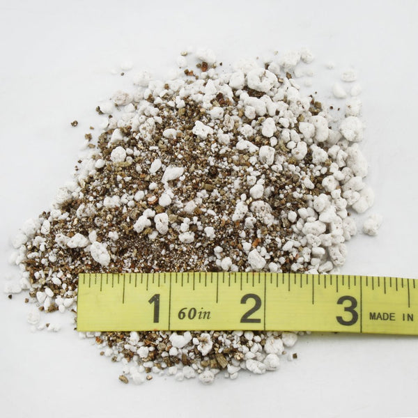 50/50 Perlite Vermiculite Blend (2 Quarts); Premixed Soil Additive for Moisture Control and Drainage